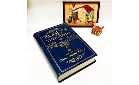 Roget's Thesaurus : NA: Amazon.in: Books