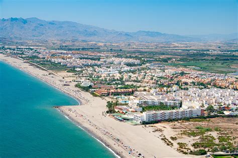 https://www.andalusien360.de/sites/default/files/field/image/beach/playa-vera-almeria.jpg