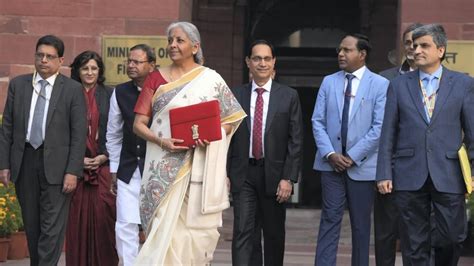 Budget 2025: ಮಧುಬನಿ ಸೀರೆಯಲ್ಲಿ ವಿತ್ತ ಸಚಿವೆ; ಏನಿದರ ಗುಟ್ಟು!? | Budget 2025 ...