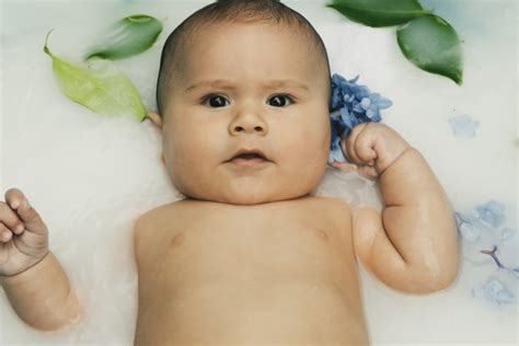 Milk bath photos question? | BabyCenter