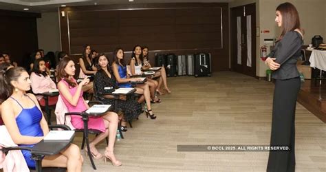 Shefali Sood conducts Buddy Mentor session with LIVA Miss Diva 2020 ...