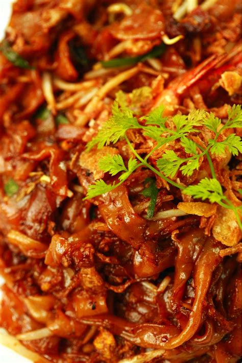 17 Popular Chinese Noodles Recipes For You to Try Tonight - IzzyCooking