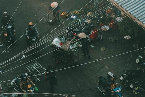 Local Street Shops 的图像结果