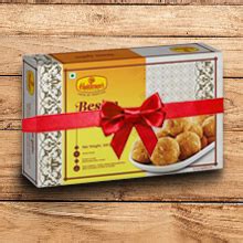 Haldiram's Nagpur Dry Fruit Besan Ladoo (Desi Ghee)(500 gm) : Amazon.in ...