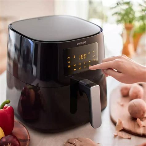 Air fryer vs microwave: Know the differences and which one to pick