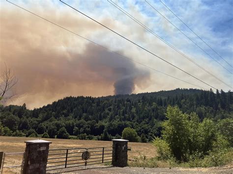 Flat Fire remains active but level 3 evacuation decreased near Agness ...