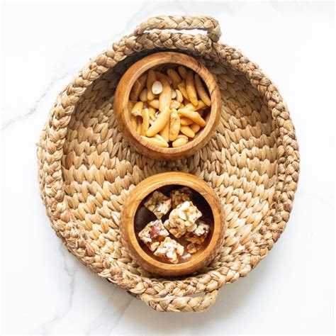 Eco-Friendly Grass Woven Serving Tray | Serving Platter - IKIRU