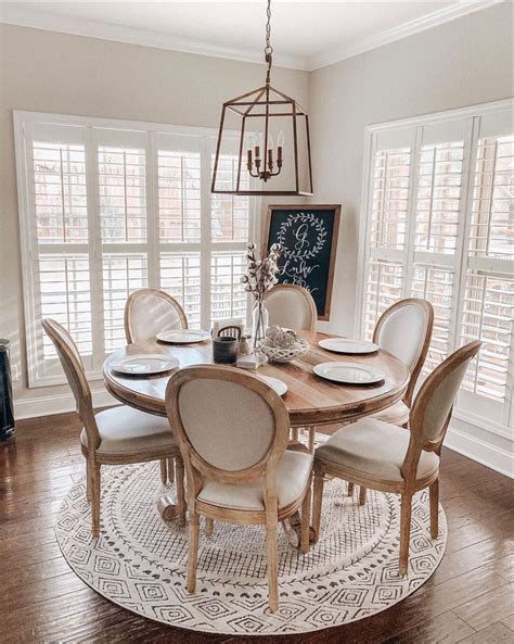 The Best Rug Under Dining Room Table 2022