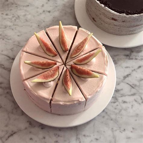 Editor's Picks: 15 Charming Korean Minimalist Cakes Guaranteed To Make ...