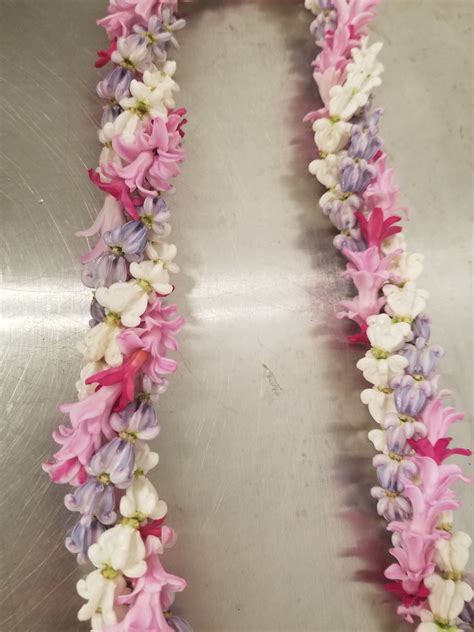 How To Make A Crown Flower Lei at Johanna Ross blog