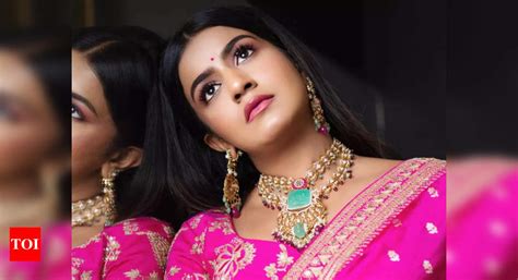 Namratha Gowda looks beyond beautiful in a magenta-pink saree; see pic ...