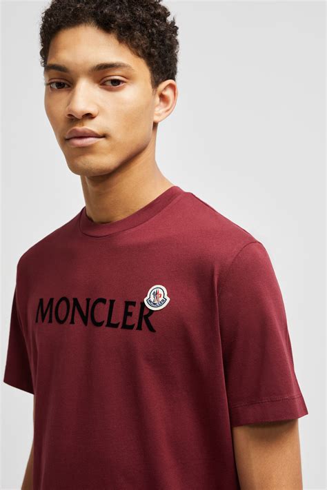Burgundy Flocked Logo T-Shirt - Polos & T-shirts for Men | Moncler NL
