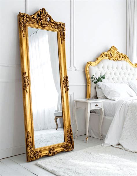 25 White and Gold Bedroom Ideas for a Luxurious Look