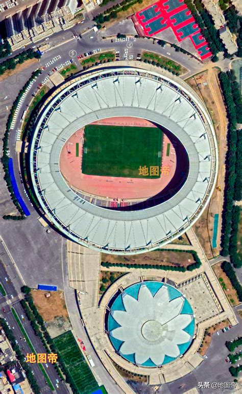 航拍新疆体育中心，我国西北地区规模最大综合体育建筑群-今日头条