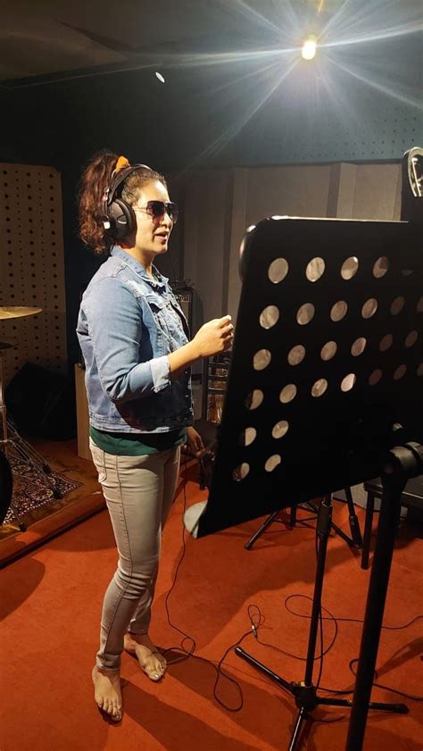 Thane: Ulhasnagar Municipal Corporation DMC Priyanka Rajput sings to ...