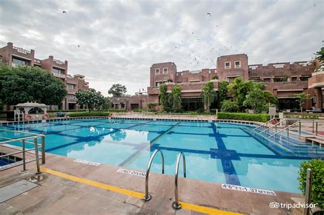 ITC Rajputana, Jaipur - a Luxury Collection Hotel Pool: Pictures ...