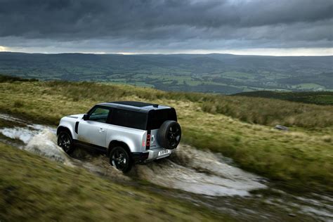 2021 Land Rover Defender 90 price and specs | CarExpert
