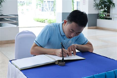 ร่วมลงนามถวายพระพรชัยมงคล ในวันแม่แห่งชาติ – www.lit.ac.th