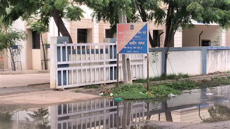 Kutch: ગટર સમસ્યાથી હવે પોલીસ પણ પરેશાન; પોલીસ હેડક્વાર્ટર બહાર ...