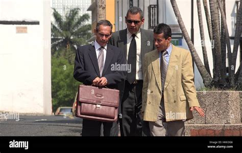 Business Men Walking in Line 的图像结果