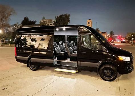 8 Passenger Van Rental 的图像结果