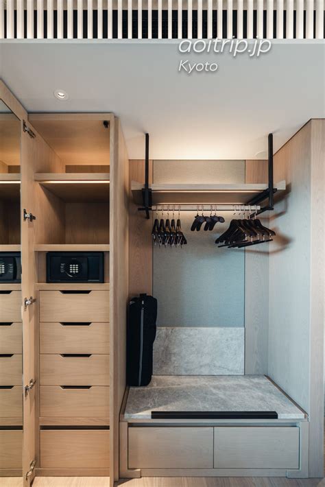 Rezultat imagine pentru 4 Objects