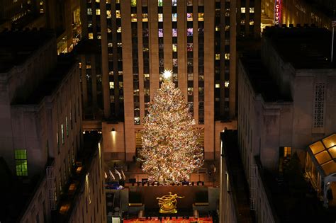 10 fascinating facts about NYC’s Rockefeller Center Christmas Tree - Malandi Ako