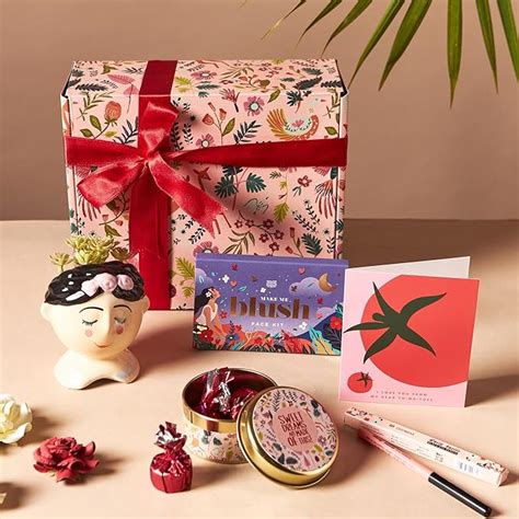 Chumbak Unwind Favourites Gift Box - Set of 5 | Pink Box : Amazon.in ...