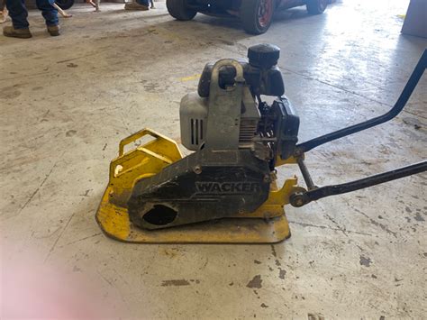 How to Use a Wacker Compactor 的图像结果