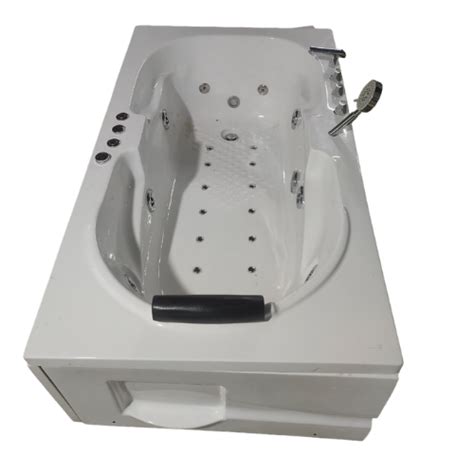 Jacuzzi Luxurious Bath Tub