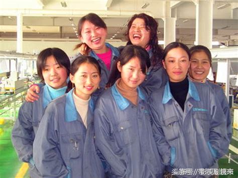 工厂打工妹的最爱 东莞大朗·佛新夜市 El mercado nocturno favorito de las chicas trabajadoras Dongguan Dalang Fo Xin