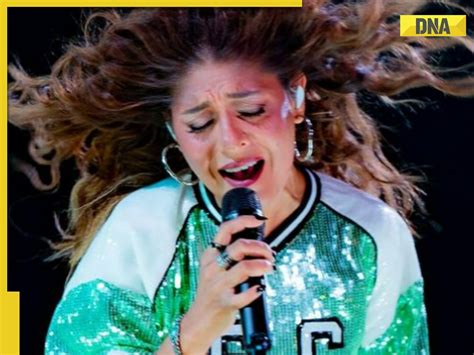 Sunidhi Chauhan denies being attacked after video of bottle thrown at ...