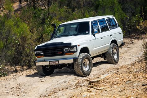 Toyota LandCruiser 200 | Price, Reviews & Specs