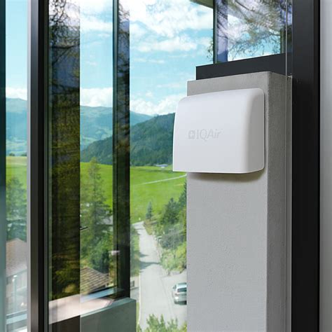 AirVisual Outdoor | Air quality monitor