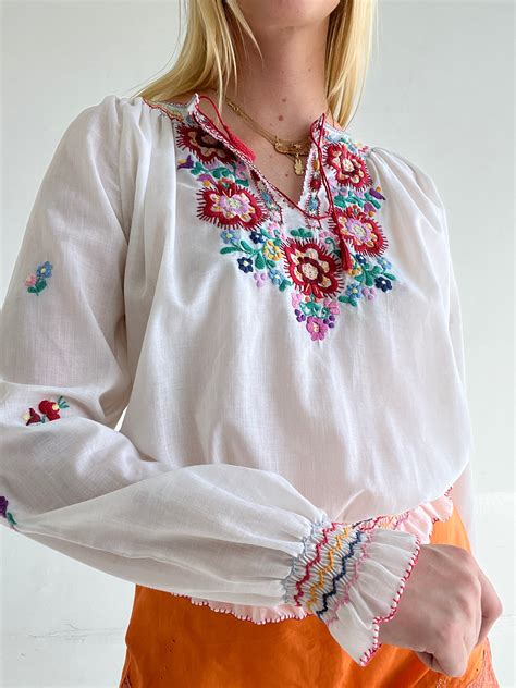 Long Sleeve Embroidered Peasant Blouse – Eveliina Vintage