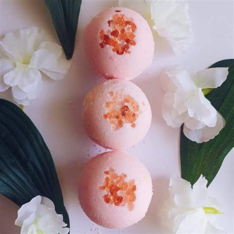 Detoxifying Himalayan Pink Salt Bath Bomb-Fizzy Aromatic Bath Bomb with ...