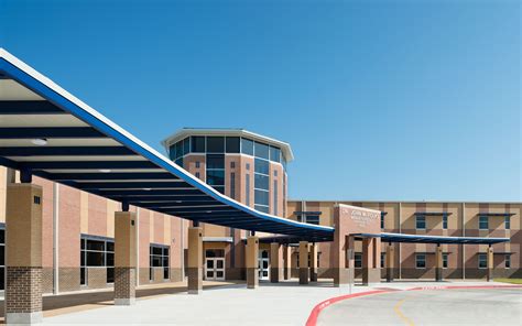 Dr. John M. Folks Middle School - Northside ISD - Marmon Mok Architecture