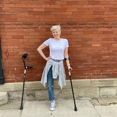 RHD and LHD amputee foto