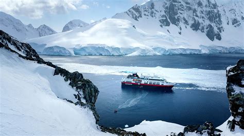 How To Choose An Antarctica Cruise | TouristSecrets
