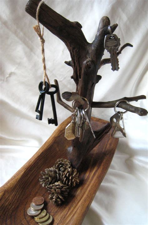 Colgador bisutería, llaves… con bandeja vaciabolsillos – EncaLaConchi