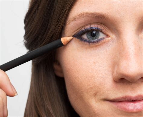 13 Genius Eyeliner Tricks Every Woman Needs to Know - Cosmopolitan India