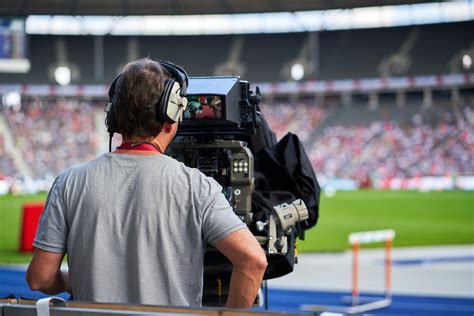 Real-Time Sports Broadcasting: Redefining Fan Connection in the Digital ...
