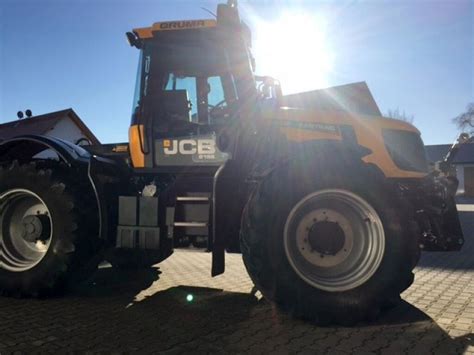 Schick und schnell: JCB Fastrac 2155 für 94.010 Euro | agrarheute.com
