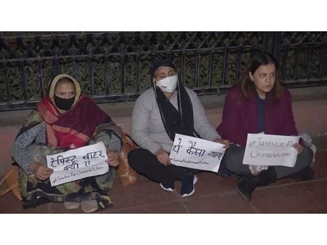 Unnao rape victim, her family protests against bail to Kuldeep Sengar