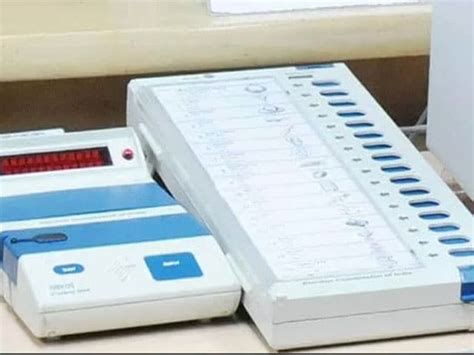 Lok Sabha Elections Phase 2 Voter Turnout: डिप्टी CM के गढ़ में 11 ...