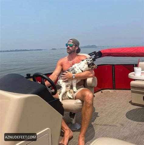 RILEY GREEN Feet - AZNudeFeet Men