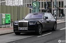 rolls royce phantom berline new rolls royce phantom spotted in traffic looking larger rolls royce phantom berline new rolls royce phantom spotted in traffic looking larger