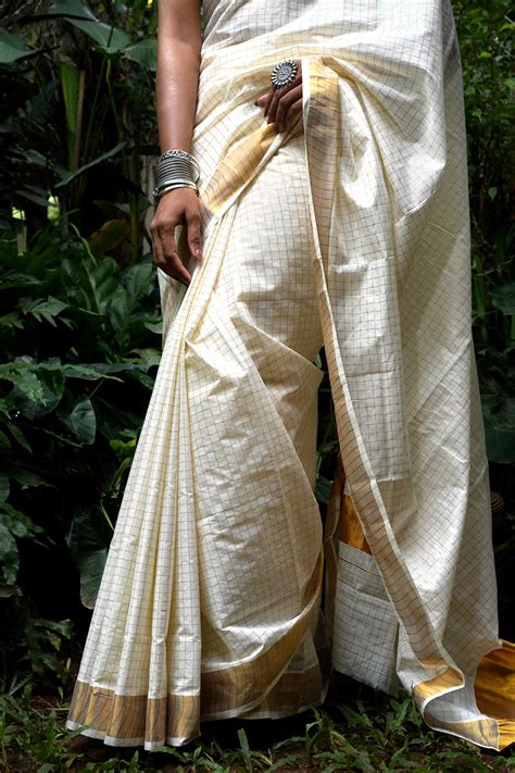 Teejh Padma White and Gold Kerala Cotton Kasavu Saree