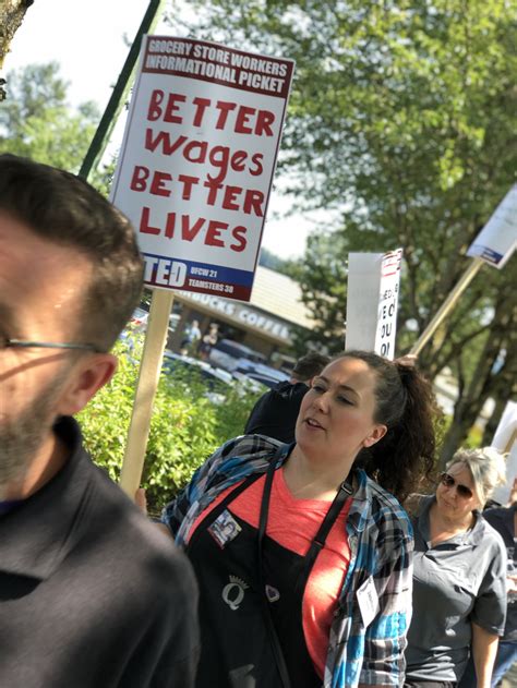 Grocery Store Bargain Informational Picket Photos — UFCW 3000