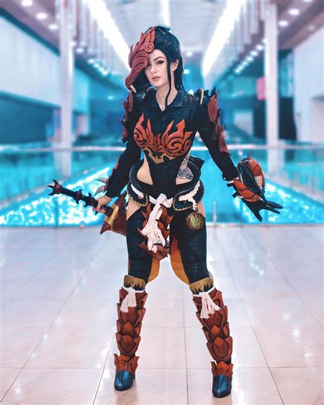 Tanya Bayer | 1 or 2? ️ ⭐️Monster Hunter World Odogaron Cosplay⭐️ Costume and sword was made by ...